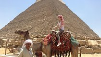 Private Tour to Pyramids, Egyptian Museum & Khan El Khalili 