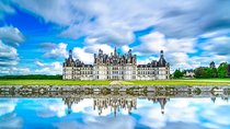 Loire Valley Full-Day Private Guided Tour with Hotel Pickup
