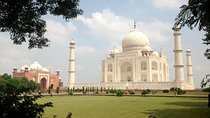 Luxury Taj Mahal Same Day Tour from New Delhi