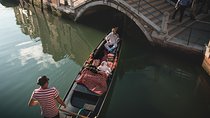Gondola Ride with violinist and champagne