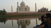 One Day Private Guided Tour of Taj Mahal Sunrise by Car From Delhi