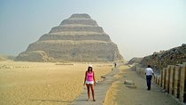 Hurghada Cairo Private Day Trip with Giza Pyramids, Sphinx, and Sakkara