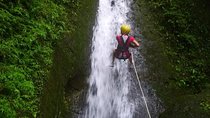 Canyoning in waterfalls and Zipline cable near La Fortuna