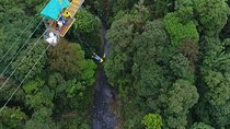 Bungee jump with canopy ziplines and long Superman cable in the way to La Fortuna