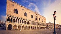 VIP Private Tour: Uncover the Best of Venice's Iconic sights