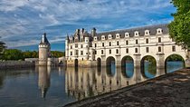 Loire Valley Castles Small-Group Day Trip from Paris