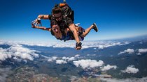 Cairns: Tandem Skydive Experience over Reef & Rainforest