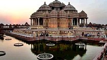 Private Evening Tour of Akshardham Temple with Musical Fountain Show