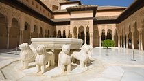 Granada Tour with Alhambra and Generalife Gardens from Seville