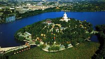 Private Beijing Jingshan Hill, Beihai, and Hutongs with Imperial Lunch/Dinner