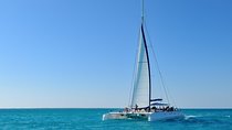 Catamaran Sailing to isla mujeres open bar included