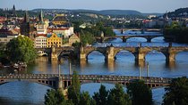 Prague: Bus Tour, Walking Tour, River Cruise and Lunch