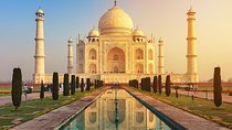 From Delhi: Taj Mahal Sunrise Tour and on return back Old Delhi Walking Tour