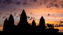 Angkor Wat Small-Group Sunrise Tour from Siem Reap