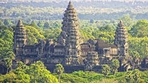  2-Day Best of Angkor Wat and Tonle Sap Lake Tour