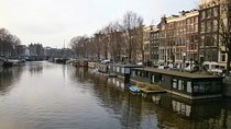 Scenic highlights of Amsterdam 3 hours bike tour
