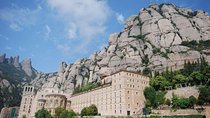 Barcelona Highlights Tour and Montserrat Monastery with Hotel Pick-up