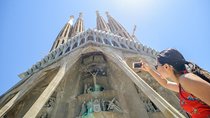 Barcelona eBike Small Group Tour with entrance to Sagrada Familia