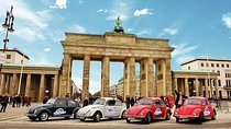Private 4h Berlin Discovery Tour in an Oldtimer Volkswagen Beetle