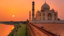 Private Luxurious Overnight Taj Mahal Tour With Agra Walks