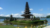 Bali Private Tour: Ulun danu Temple, Iconic Handara Gate & Tanah lot sunset.