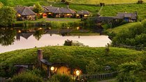 Hobbiton & Waitomo Caves Exclusive Luxury Day Tour From Auckland