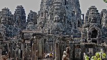 Two-days tour discovering Angkor Wat and Floating Village