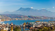 Lucerne Private Walking Tour with a castle visit!