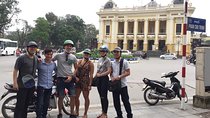Hanoi: Shopping and Food Market Tour by Motorbike