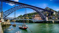 Private 3-hour walking tour of Porto with official tour guide