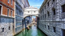 Explore Vivacious Venice: Self-Guided Audio Tour