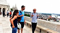 Buda Castle Walking Tour with Matthias church entry, Cake&Coffee