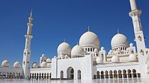 2-Day Abu Dhabi City Tour and Desert Safari with BBQ Dinner