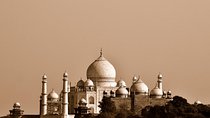 Same Day Taj Mahal and Agra Tour by Fastest Train from Delhi