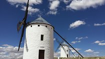 Toledo, Windmills, Winery Small Group Tour with Lunch from Madrid