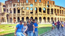 Colosseum and Forum Tour with Lunch in an Ancient Roman Theater 