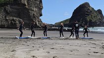 Group Lesson at Piha Beach, Auckland