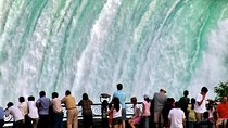 Luxury Niagara Falls Day Trip from Toronto with Cruise and Lunch