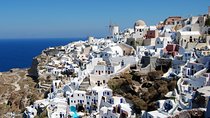 Santorini Highlights and Venetian Castles Small-Group Day Tour