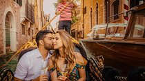 Private Photo Shoot in Venice with Gondola Ride