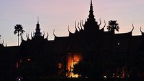Phnom Penh Night Photo walk with Cambodia Photo Tours