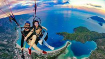 Tandem Paragliding Over The Blue Lagoon in Fethiye