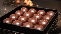 Molded Bonbons Chocolate making class in Paris (collective)