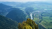 Hiking in the Pieniny Mountains & Dunajec River rafting from Krakow, private