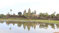 2-Day Temple visit and Floating village from Siem Reap