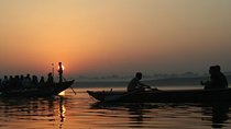 Varanasi: Spiritual Yoga Tour With Morning Boat Ride
