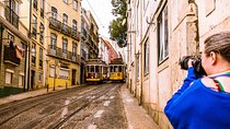 Alfama Photo Walk – Lisbon Photography Experience Led by a Local