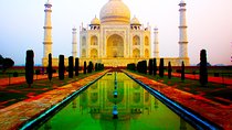 Taj Mahal and Agra Overnight Tour from Amritsar with Flights