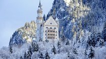 Munich: Neuschwanstein by Bus & with opt. Munich XMAS Market Tour