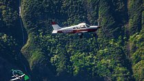 Maui *PRIVATE* Air Tour: Aquamarine & Emerald Dream: (2-5 People)